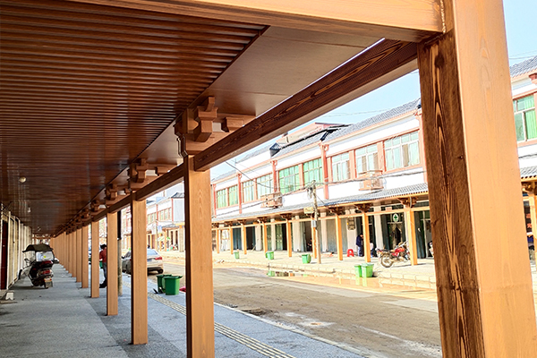 江西南昌市新建區(qū)昌邑鄉(xiāng)方管立柱木紋漆施工項(xiàng)目